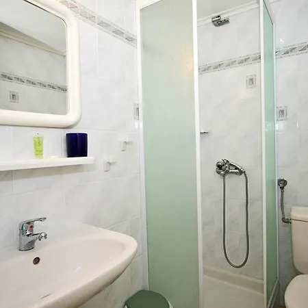 Ξενοδοχείο με διαμερίσματα Erodios 3*